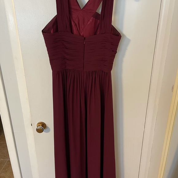 Bridesmaid/ Formal Dress Maroon - Picture 3 of 4
